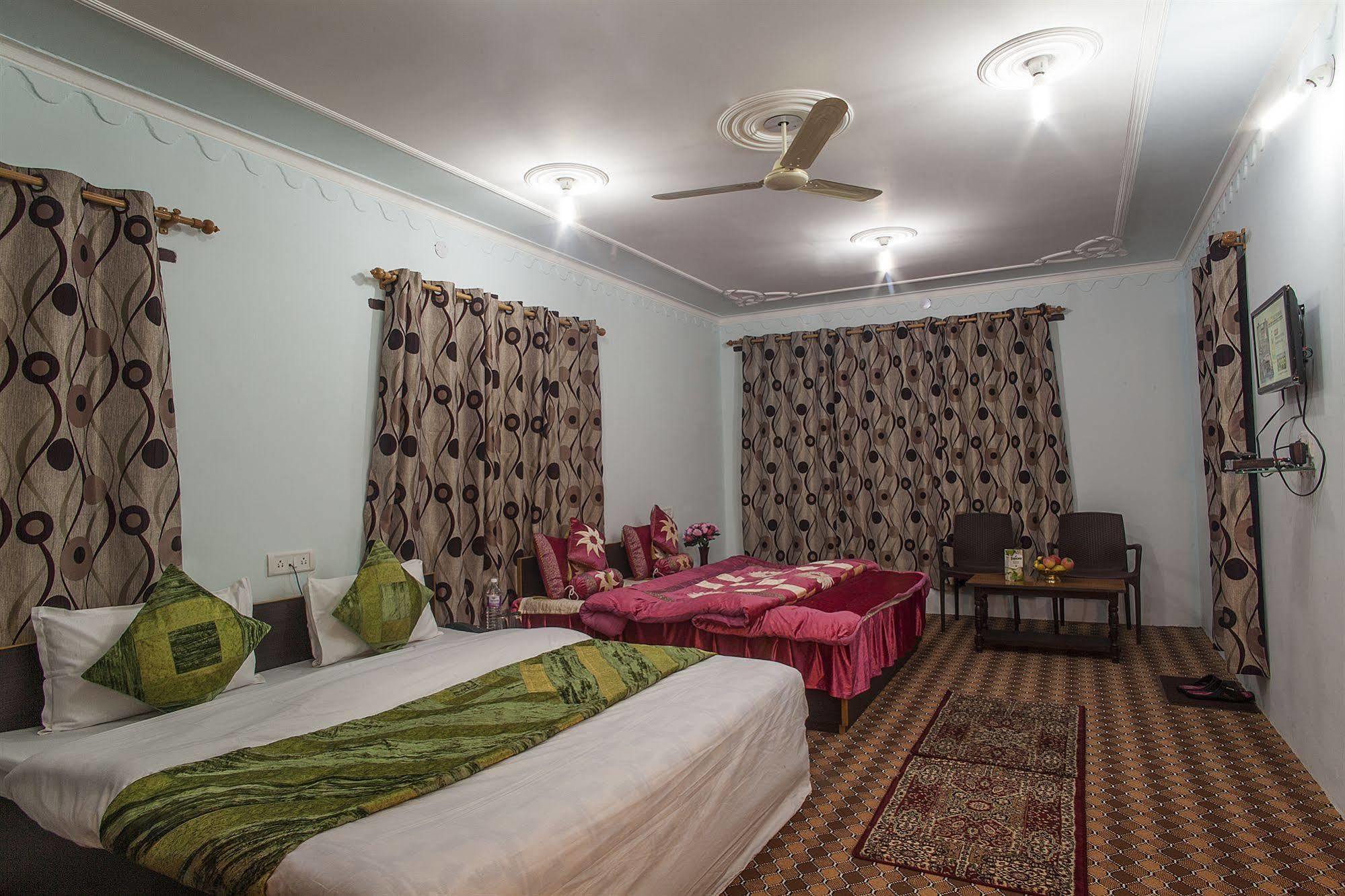 Hotel Sheesha Residency Srīnagar Exteriér fotografie